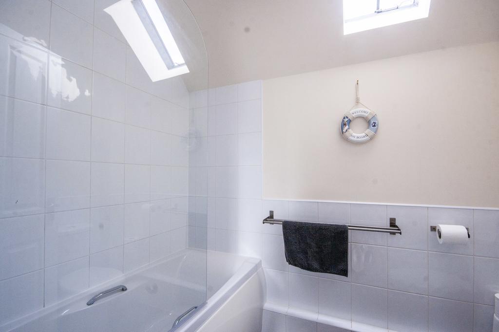 4 Varis Apartments Forres Bagian luar foto