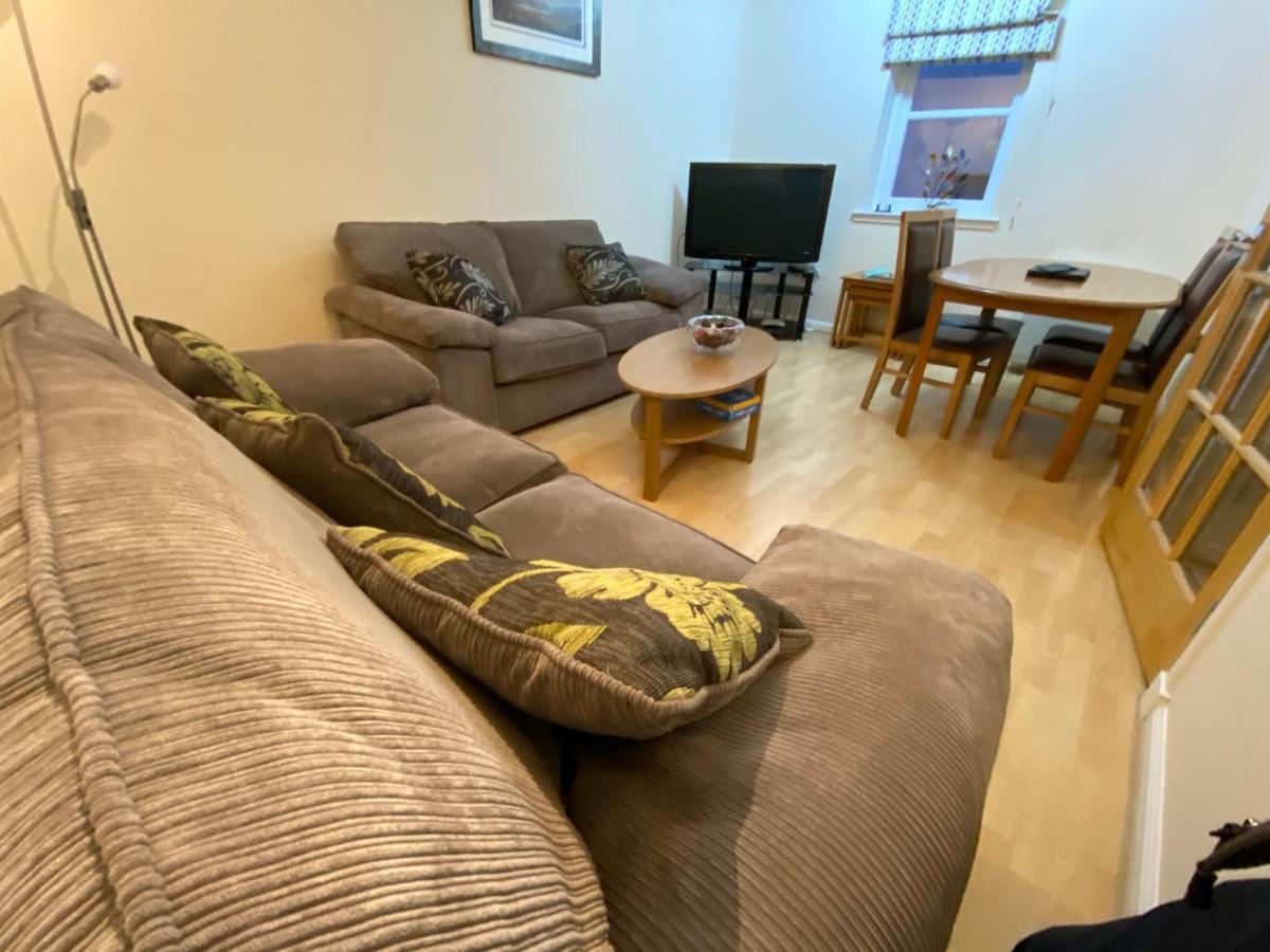 4 Varis Apartments Forres Bagian luar foto